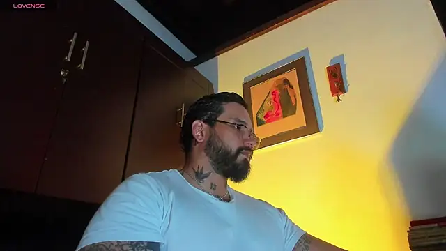 Snapshot of CamiloGray_ chatting on April 2026 03:18:02 PM CamiloGray online show from April 2026 03:18:02 PM