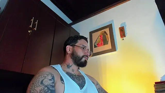 Snapshot of CamiloGray_ chatting on May 2026 03:17:02 PM CamiloGray online show from May 2026 03:17:02 PM