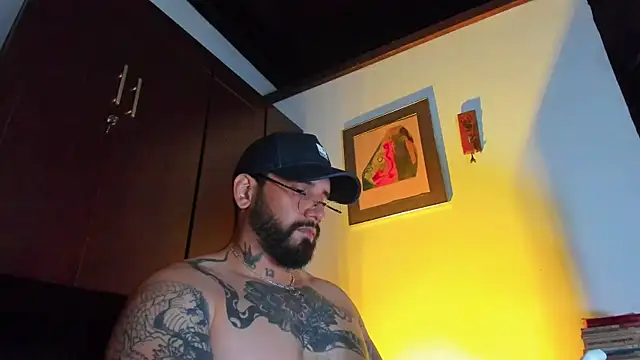 Snapshot of CamiloGray_ chatting on June 2026 01:50:02 PM CamiloGray online show from June 2026 01:50:02 PM