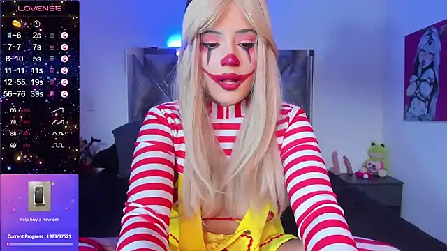 cutesarah  online show from December 2024 09:04:01 PM