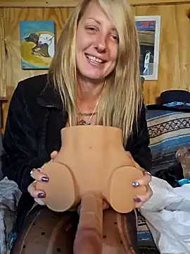 SheIsSomething online show from January 2025 02:30:01 AM