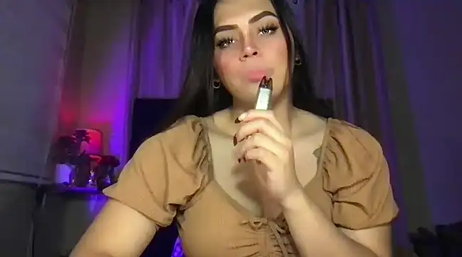 Snapshot of _MissKhimberlyXxx_ chatting on December 2024 06:48:01 AM MissKhimberlyXxx online show from December 2024 06:48:01 AM