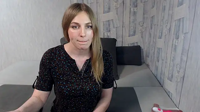 Pilly green  online show from February 2025 09:22:01 AM