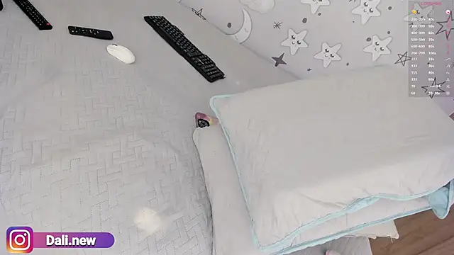 Snapshot of daliz_20_z chatting on January 2025 07:11:01 AM daliz 20 z online show from January 2025 07:11:01 AM