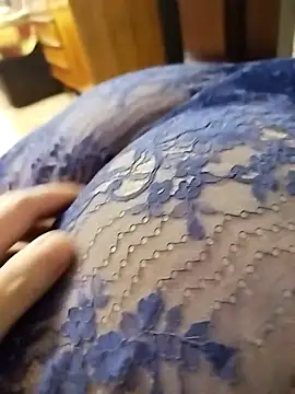 LovlyAnnie online show from December 2025 05:48:01 AM