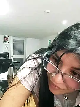 Snapshot of aisha_latina chatting on April 2026 02:47:02 PM aisha latina online show from April 2026 02:47:02 PM