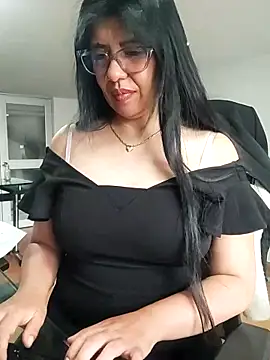 Snapshot of aisha_latina chatting on April 2026 02:33:01 PM aisha latina online show from April 2026 02:33:01 PM