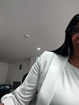 Snapshot of aisha_latina chatting on April 2026 03:17:02 PM aisha latina online show from April 2026 03:17:02 PM