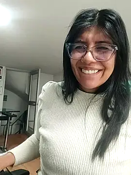 Snapshot of aisha_latina chatting on April 2026 02:18:02 PM aisha latina online show from April 2026 02:18:02 PM