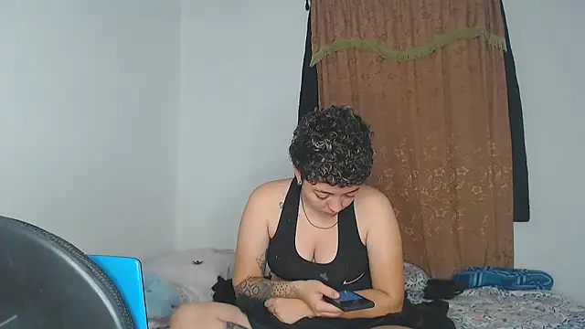 Snapshot of kathy_luisa chatting on May 2026 09:06:02 AM kathy luisa online show from May 2026 09:06:02 AM