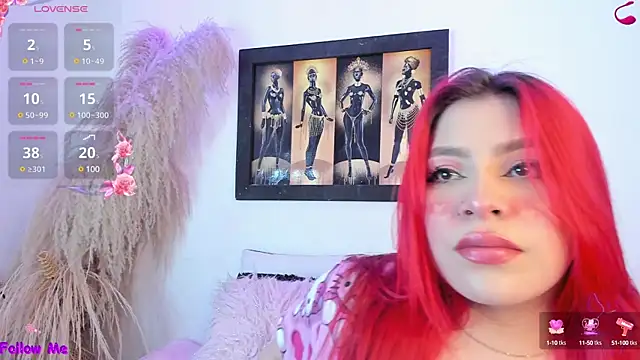 Snapshot of SophieRossi chatting on February 2025 05:10:01 AM SophieRossi online show from February 2025 05:10:01 AM