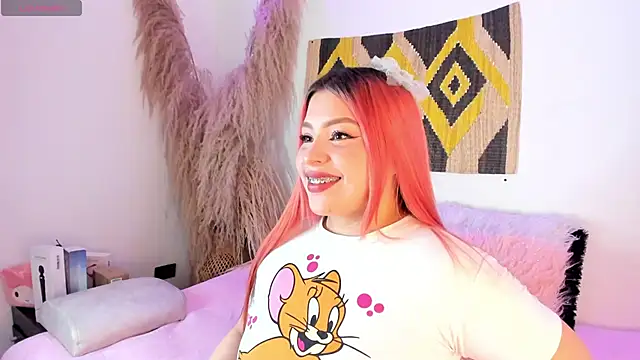 Snapshot of SophieRossi chatting on March 2025 05:52:02 AM SophieRossi online show from March 2025 05:52:02 AM