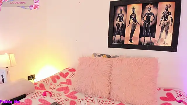 Snapshot of SophieRossi chatting on September 2025 04:14:02 AM SophieRossi online show from September 2025 04:14:02 AM