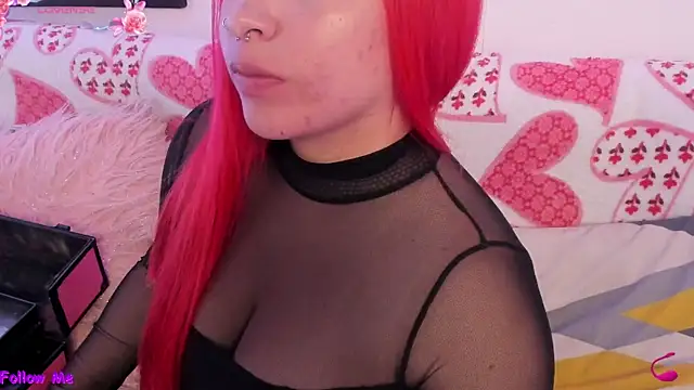 Snapshot of SophieRossi chatting on September 2025 03:52:01 AM SophieRossi online show from September 2025 03:52:01 AM