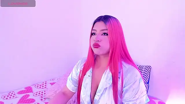 Snapshot of SophieRossi chatting on September 2025 02:22:01 PM SophieRossi online show from September 2025 02:22:01 PM