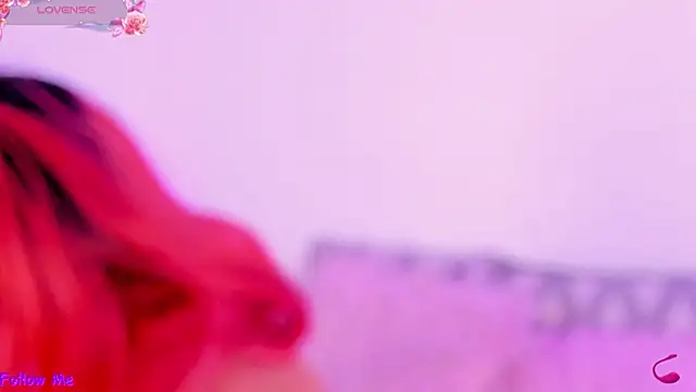 Snapshot of SophieRossi chatting on October 2025 01:20:01 PM SophieRossi online show from October 2025 01:20:01 PM