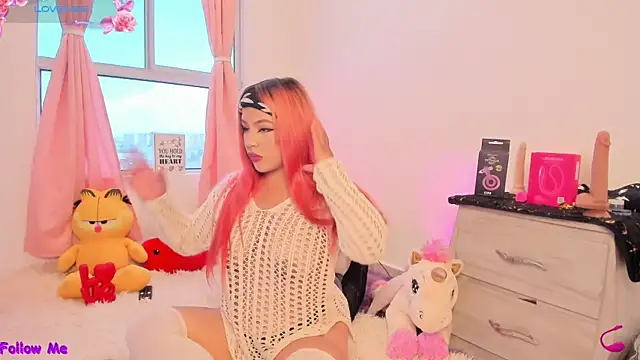 Snapshot of SophieRossi chatting on February 2026 04:02:02 PM SophieRossi online show from February 2026 04:02:02 PM