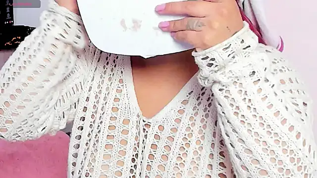 Snapshot of SophieRossi chatting on March 2026 08:59:02 PM SophieRossi online show from March 2026 08:59:02 PM