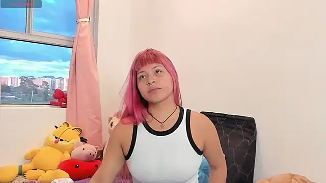 Snapshot of SophieRossi chatting on April 2026 10:43:02 PM SophieRossi online show from April 2026 10:43:02 PM