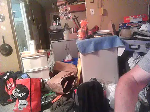 Snapshot of M9ntreal chatting on September 2025 04:34:02 AM M9ntreal online show from September 2025 04:34:02 AM