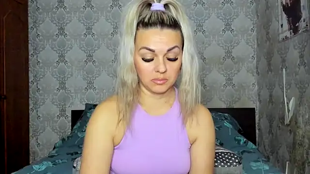 NicoletMoore online show from January 2025 08:33:01 PM