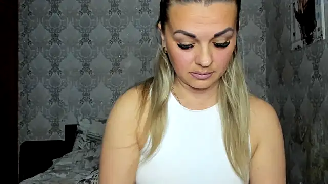 NicoletMoore online show from March 2026 07:04:02 PM