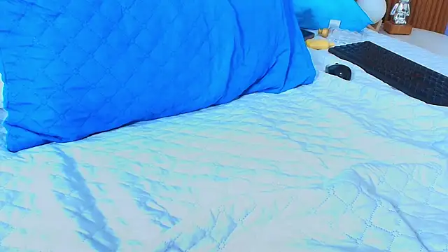 IrresistibleMilf online show from February 2025 01:03:01 PM