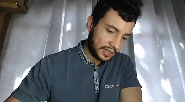 Snapshot of Armando_2002 chatting on December 2024 06:25:01 PM Armando 2002 online show from December 2024 06:25:01 PM