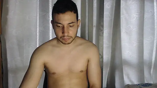 Snapshot of Armando_2002 chatting on February 2025 05:31:01 PM Armando 2002 online show from February 2025 05:31:01 PM