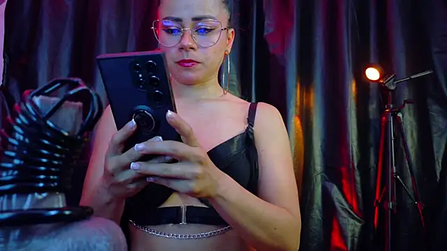 Snapshot of MistressSlut1 chatting on October 2025 11:19:01 AM MistressSlut1 online show from October 2025 11:19:01 AM