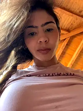 Snapshot of RouseColins chatting on November 2025 06:21:01 PM RouseColins online show from November 2025 06:21:01 PM