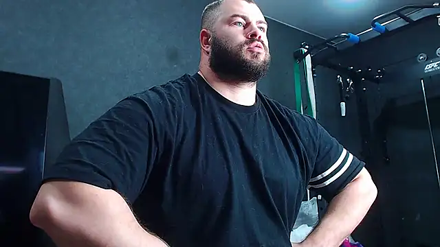 Snapshot of muscularjohnforuX chatting on April 2026 08:03:01 AM muscularjohnforuX online show from April 2026 08:03:01 AM