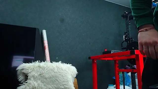 Snapshot of muscularjohnforuX chatting on April 2026 02:35:01 PM muscularjohnforuX online show from April 2026 02:35:01 PM