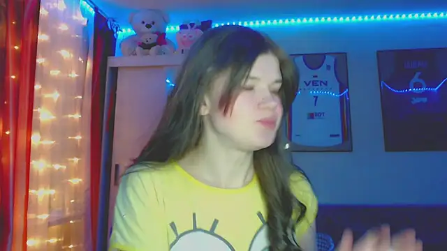 Snapshot of Klementa chatting on April 2026 07:11:01 PM Klementa online show from April 2026 07:11:01 PM