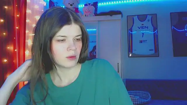 Snapshot of Klementa chatting on April 2026 06:39:01 PM Klementa online show from April 2026 06:39:01 PM