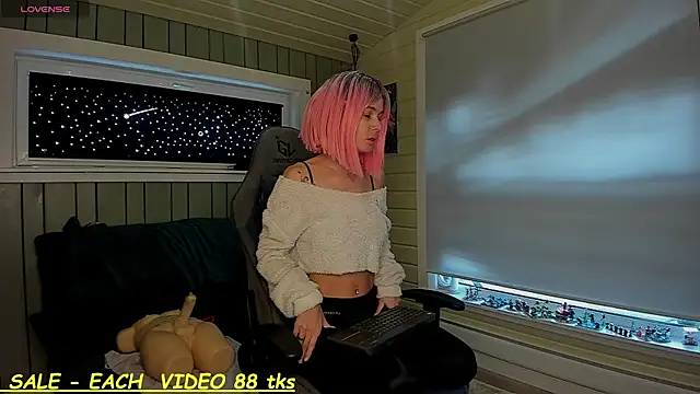 SandyChris online show from November 2025 10:14:01 AM