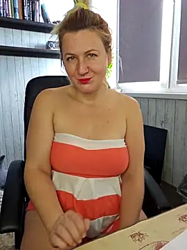 Marushka online show from October 2025 01:23:02 PM