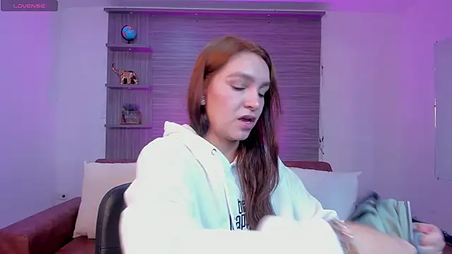 miataylorr1 online show from January 2025 01:04:01 PM