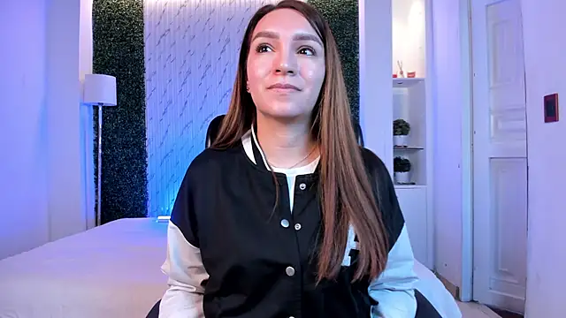 miataylorr1 online show from December 2025 11:39:02 AM