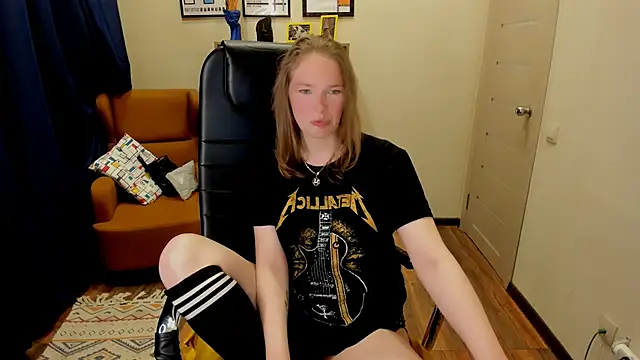  fiona Love online show from May 2026 07:45:02 PM
