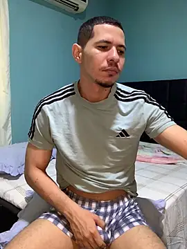 Snapshot of steven_clain chatting on January 2025 04:09:01 PM steven clain online show from January 2025 04:09:01 PM