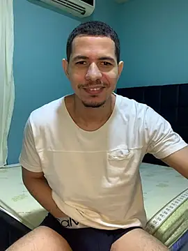 Snapshot of steven_clain chatting on January 2025 06:02:01 AM steven clain online show from January 2025 06:02:01 AM