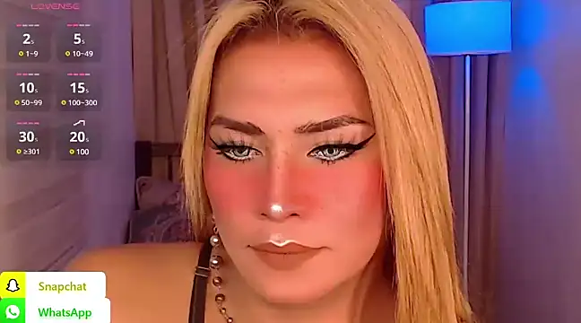 Snapshot of QUEEN_GIAMOORE69 chatting on December 2024 09:24:02 PM QUEEN GIAMOORE69 online show from December 2024 09:24:02 PM