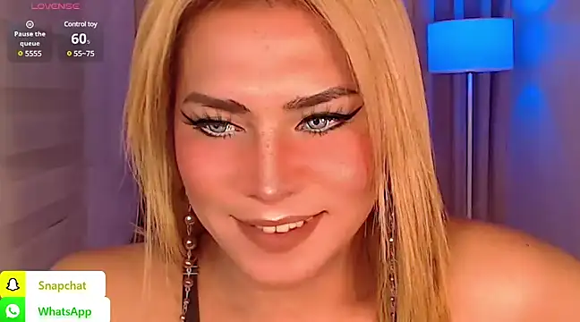 Snapshot of QUEEN_GIAMOORE69 chatting on December 2024 12:29:02 AM QUEEN GIAMOORE69 online show from December 2024 12:29:02 AM