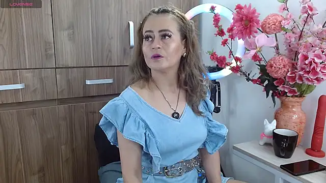 Snapshot of magenta_maturr chatting on October 2025 04:02:02 PM magenta maturr online show from October 2025 04:02:02 PM