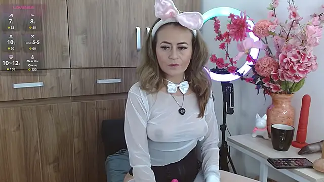 Snapshot of magenta_maturr chatting on October 2025 08:32:01 PM magenta maturr online show from October 2025 08:32:01 PM