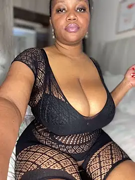 Snapshot of Hyra_Ari chatting on October 2025 09:11:04 AM Hyra Ari online show from October 2025 09:11:04 AM