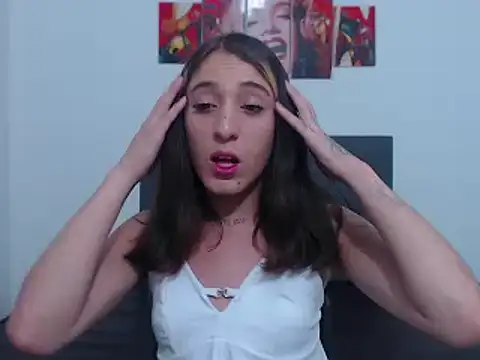 Snapshot of andreahhill chatting on December 2024 11:07:01 PM andreahhill online show from December 2024 11:07:01 PM