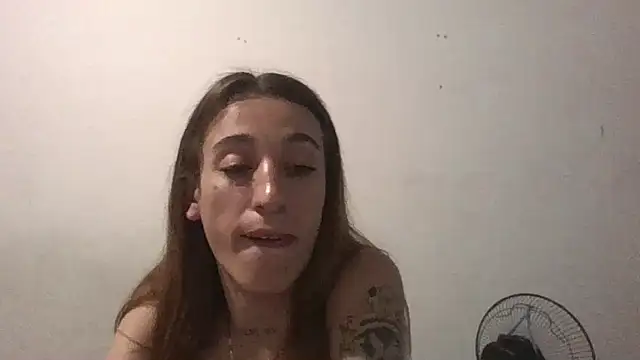 Snapshot of andreahhill chatting on November 2025 07:55:01 AM andreahhill online show from November 2025 07:55:01 AM