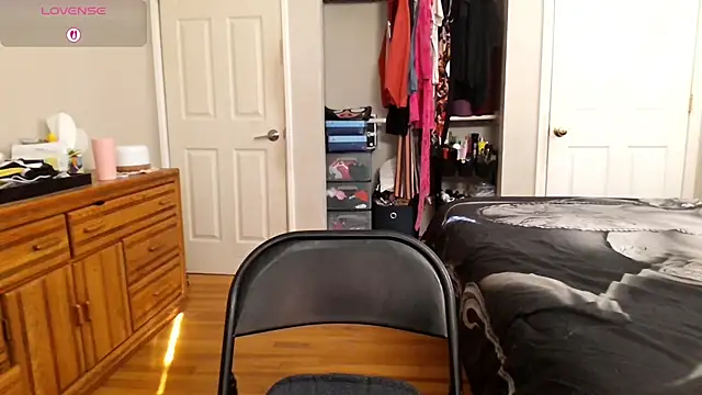 julimonroe online show from November 2025 06:56:02 PM